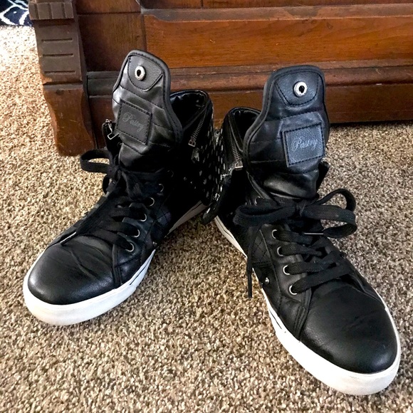 Pastry skull high top shoes